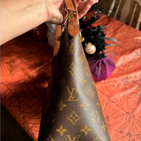 Louis Vuitton Monogram V Tote Black W Tags - Picture 9 of 16